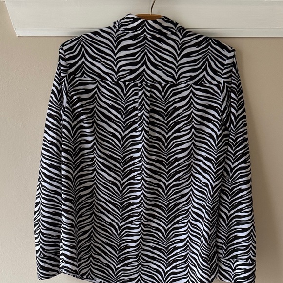 Talbots Black & White Zebra-Print button down blouse - Picture 6 of 9